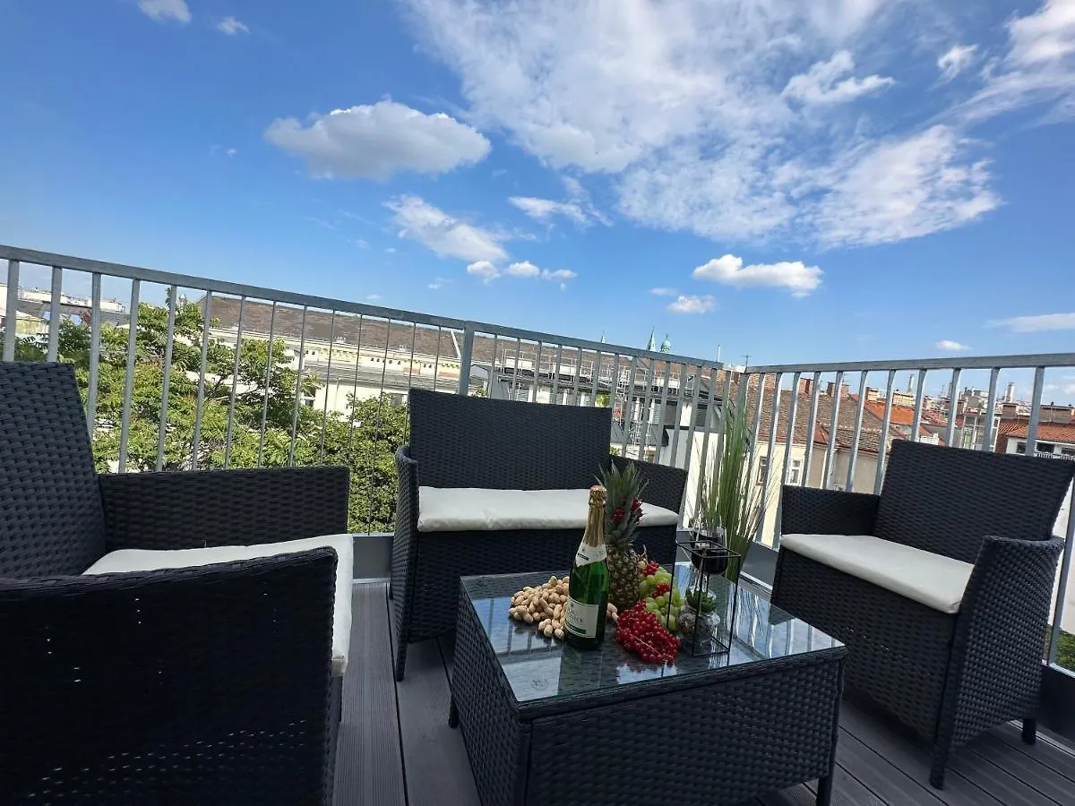 Contemporary Apartment With Stunning Views 20 Wien Österreich