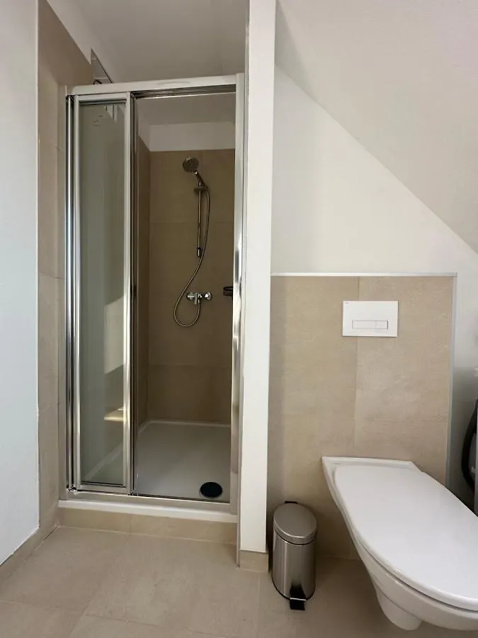 Contemporary Apartment With Stunning Views 20 Wien