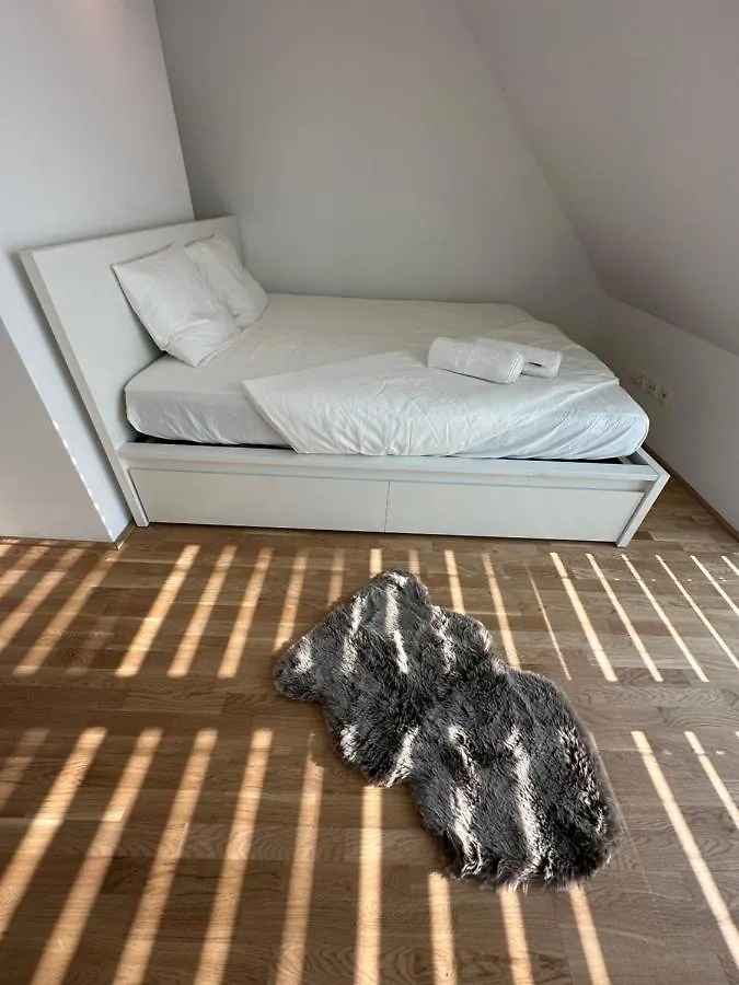 Contemporary Apartment With Stunning Views 20 Wien